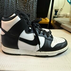 Nike Women Panda High Top